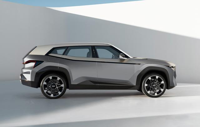 史上最强宝马SUV——XM正式登场，目标兰博基尼Urus