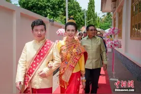 驻外夫妻伴随中老铁路“成长”“成家”图片