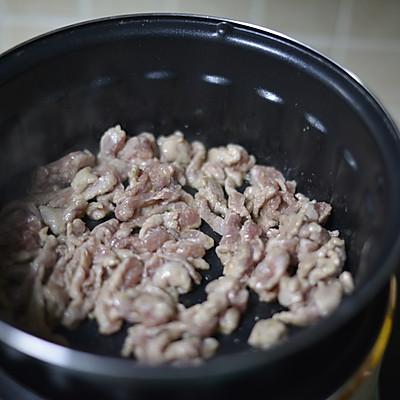 如何做出芹菜无丝肉片滑嫩的芹菜炒肉