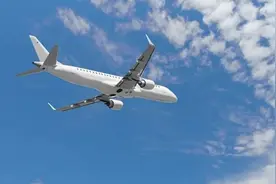 为什么飞机爬升时，总有一瞬间下坠？看完不害怕了图片