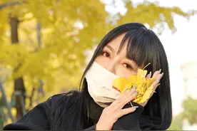 对话｜台湾歌手千百惠晒大陆身份证：来成都，做一个普通市民图片