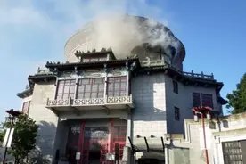 台北当代工艺设计分馆起火冒浓烟！系仿天坛祈年殿建筑物图片