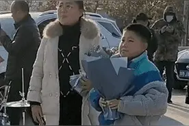老兵离营，家人迎接的这一幕幕场景太感人……图片