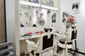 上海33岁百货商店重开，复刻老上海弄堂，现场还能缝纫、修表、理发……一秒穿越→图片