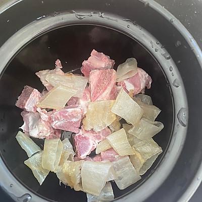 花胶煲骨头汤做法 花胶煲骨头汤做法窍门