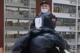 图书馆闭馆，山东一高校保安这句话火上热搜！网友：想被宠成小主图片