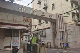 一查才知小区27个监控摄像头损坏，物业称过了保修期资金压力大图片