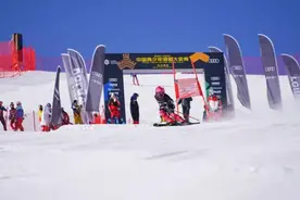 2021-2022中国青少年滑雪大奖赛华北赛区比赛落幕图片