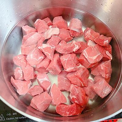 美味签到——吃过都说好的龙爪菇牛肉煲