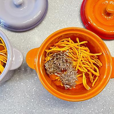 美味签到——吃过都说好的龙爪菇牛肉煲