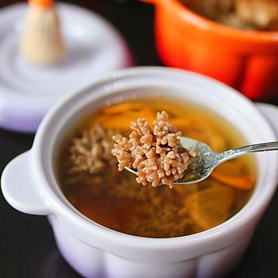 美味签到——吃过都说好的龙爪菇牛肉煲
