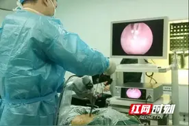 八旬老人腰腿疼痛多年 微创手术小切口解决顽疾图片