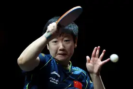 孙颖莎的单打冠军来了！4-2击败王艺迪，拿下世界杯冠军图片