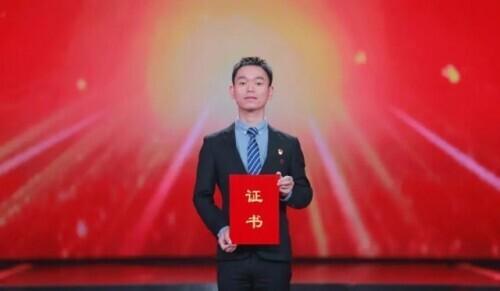 学生先进事迹怎么写（最美大学生公布他的简历曝光）