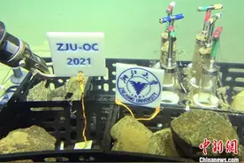 浙大科学家首次挺进万米深渊科考 实现国产装备海底万米保压取样图片