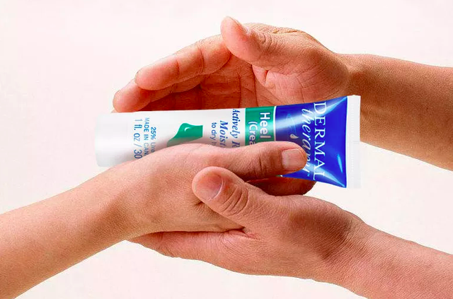 脚裂口子可以涂身体乳吗 脚裂口子可以涂身体乳吗