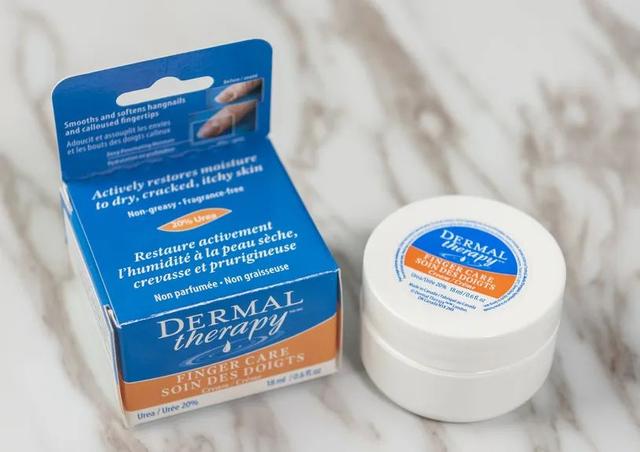 脚裂口子可以涂身体乳吗 脚裂口子可以涂身体乳吗