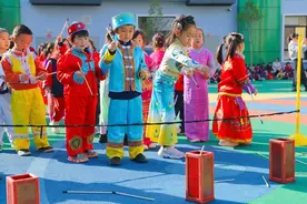 会泽县中铁一幼开展民族特色游戏活动图片