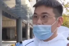 男子买下卡地亚41万手镯，被店员议论“买不起”，气到要住院…图片