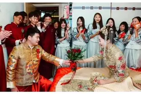 大衣哥演艺经纪人透露：儿媳陈亚男退还彩礼，双方和平友好解决图片