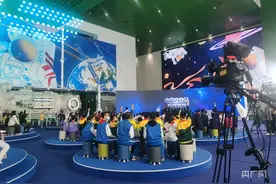 中国空间站首次太空授课活动取得圆满成功 和总台央广记者一起划重点、做笔记图片