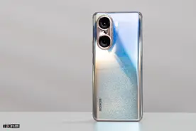 四曲面屏幕、前后三主摄，荣耀60 Pro值得选择图片