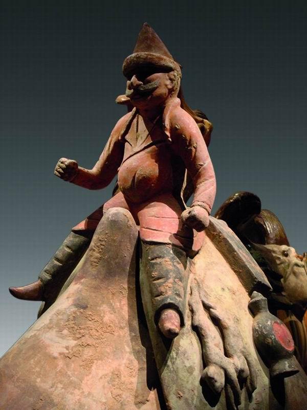 上党殊样：山西长治唐胡商骑驼俑探讨