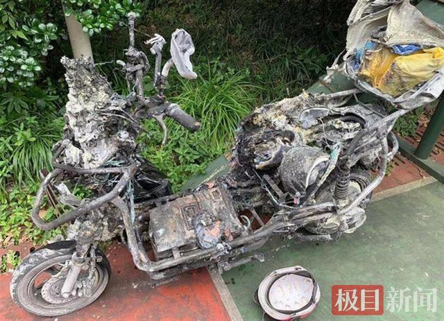 电瓶车自燃7岁女孩伤重去世，家属：调查结论未出，将追究相关方责任