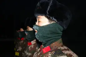 新兵心语丨军中玫瑰自铿锵，绿染芳华盛开放图片