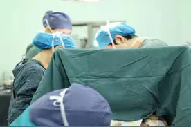 让新生宝宝第一时间感受妈妈的温暖！EENC，这个名词值得你学一学图片