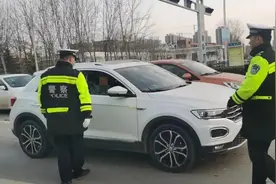 @菏泽人 驾乘车辆不系安全带，严查！图片