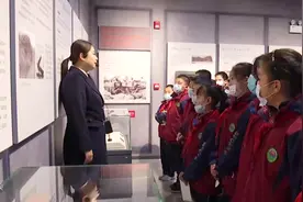 守望和平，奋发图强！潍坊市坊子区小学生缅怀先烈 亲笔书写和平心愿卡图片