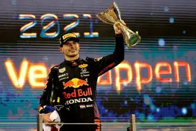 F1阿布扎比站维斯塔潘绝杀夺冠 加冕职业生涯首个F1世界冠军图片