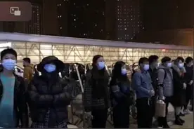 女主播以恋爱为名诱40名男网友刷礼物，涉案12人已被抓获图片