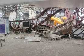 墨西哥蒂华纳发生商场塌顶事故 1人死亡6人受伤图片