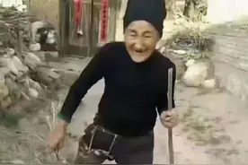 全网寻找“马腿奶奶”，镇政府：是木腿，老人用不惯新义肢图片