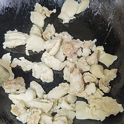 这道家常菜红烧肉炖土豆，小白也能变大厨