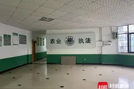 “四川一农业公司贩卖犬只”续：农户领养协议签名高度相似 领养户中有8岁女孩图片