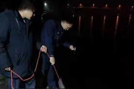 "好在你们及时赶到，不然我就算没淹死也会被冻死"图片