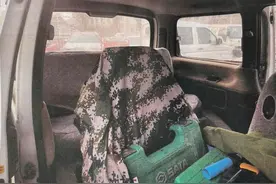 私拆座椅装货物 面包车变身小货车被罚图片