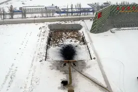 大雪突降，直击新兵手榴弹投掷现场图片