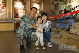 当军嫂也有甜：因为不常见面，所以更加珍惜图片