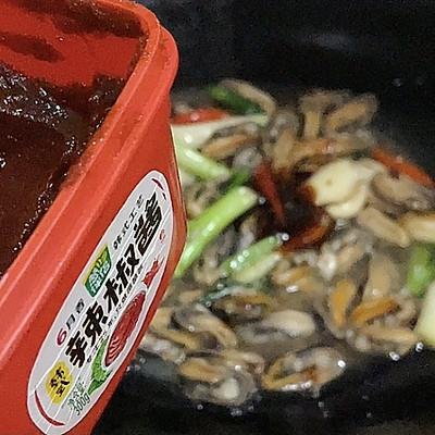 #暖冬酱在手，嗨吃部队锅#辣炒海虹