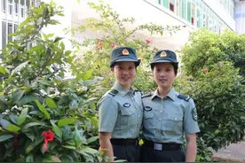 双胞胎姐妹花，飒图片