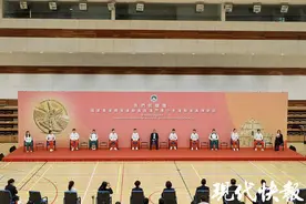 精彩对决！“龙蟒”组合和澳门双胞胎运动员配对现场合练图片