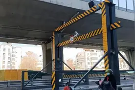 “百吨王”，是咋开上高架的？图片