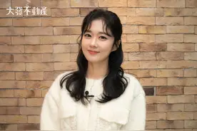 张娜拉视讯一半「惊喜嘉宾」吃凤梨酥入镜！曝郑容和私下互动图片