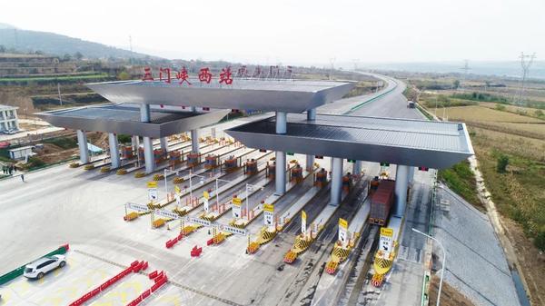 路风景(从东往西)国道310南移三门峡境东起于洛三界义马市东区街道办