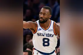 名记：肯巴-沃克与尼克斯达成本赛季不出战协议图片