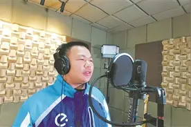 这位外卖小哥创作并演唱了近10首歌曲 有望明年出专辑图片